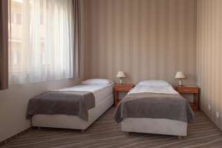 Отель Hotel Akwawit Лешно Стандартный двухместный номер с 2 отдельными кроватями-1